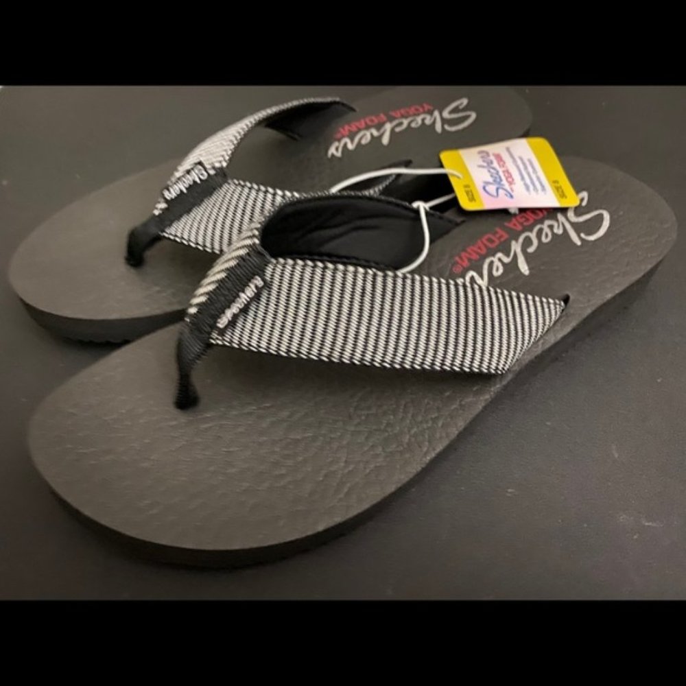 Skechers Yoga Foam flipflops
